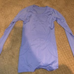 long sleeve lululemon shirt